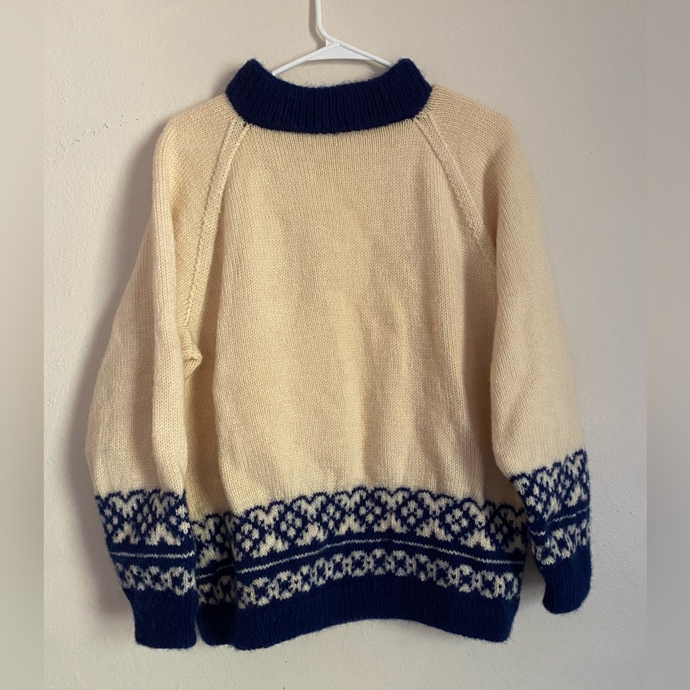 Vintage Handmade 100% Wool Oversized Sweater Navy Blue Cream Fair isle Norway